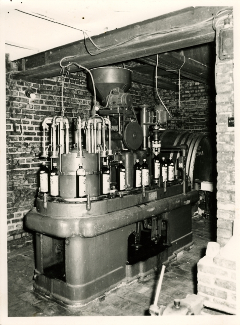 Flessenvulmachine, stokerij Van Damme, Balegem, ca. 1987