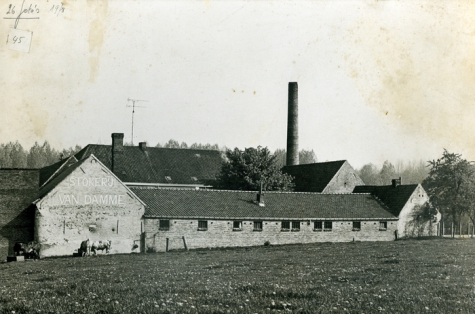 Stokerij Van Damme, zicht van de straatkant, Balegem, ca. 1940