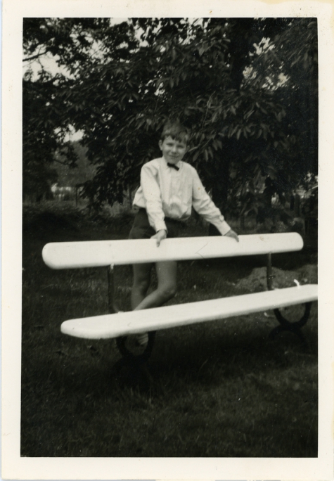 Gemeenteraadslid Dr. Pascal Fermon viert de eerst communie, Oosterzele, 1965