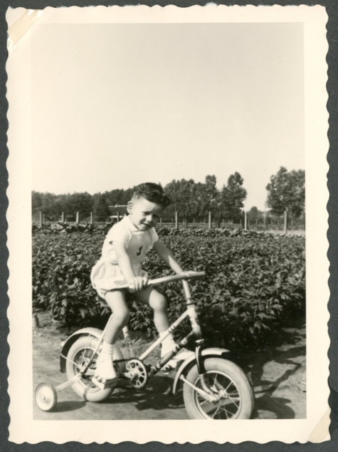 Marc Moerman op zijn driewieler, Merelbeke, 1962