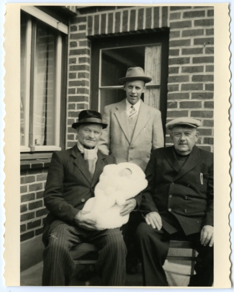 Viergeslacht van de familie Westelinck, Merelbeke, 1956