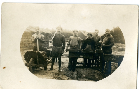 Merelbekenaren aan het werk in een steenbakkerij, Evere, 1923