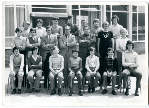 Klasfoto van een klas in de tweede graad van het secundair onderwijs in het Paus Johannescollege, Merelbeke, 1970-1980