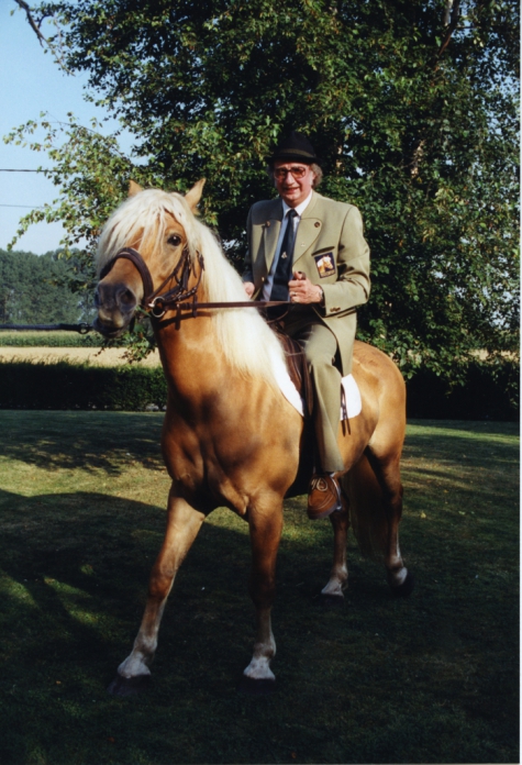 Hubert Verhoeyen op prospectie voor Houtem Jaarmarkt, Oostenrijk, 1998