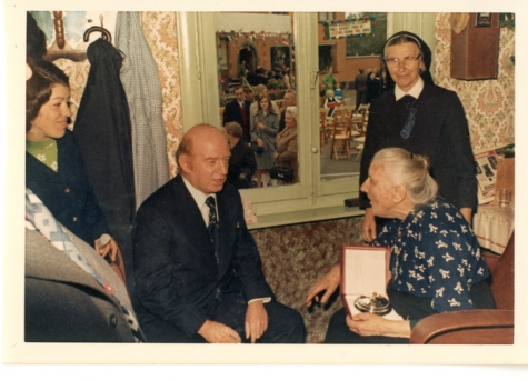 Viering 100-jarige met burgemeester, Vlierzele, 1976