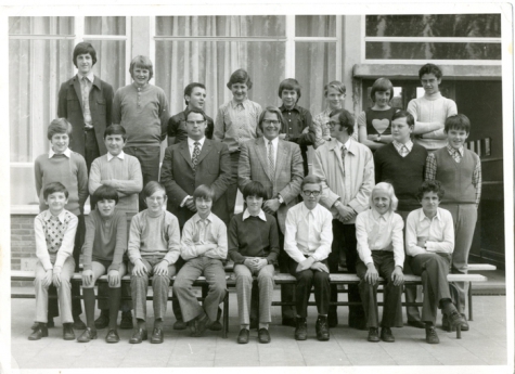 Klasfoto van een klas in de eerste graad van het secundair onderwijs in het Paus Johannescollege, Merelbeke, 1970-1980