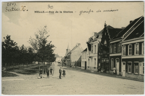 MELLE. -- Rue de la Station - groupe de maisons