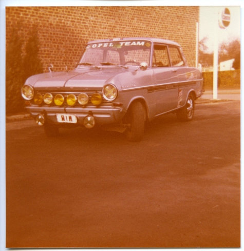 Van voldoende lichten voorziene Opel, Balegem, 1960-1970