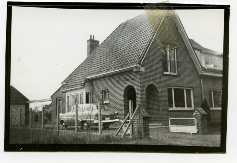 Geparkeerd op de oprit, Gijzenzele, 1959