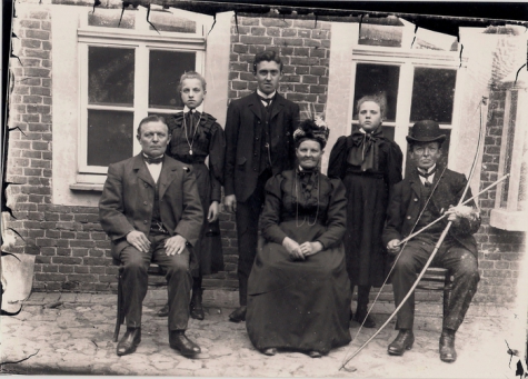 Pasfoto's familie De Smet door fotograaf Mabilde, Letterhoutem, ca. 1910