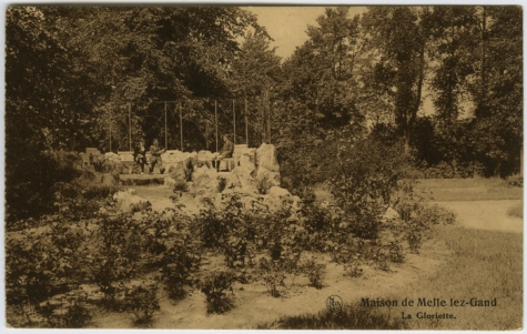 "Gloriette" in de tuin van het College te Melle