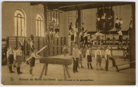 Wapen- en turnzaal van het college te Melle