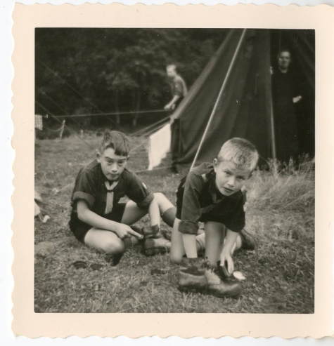 Chiro Melle, schoenen poetsen, Frahan, Ardennen, 1962