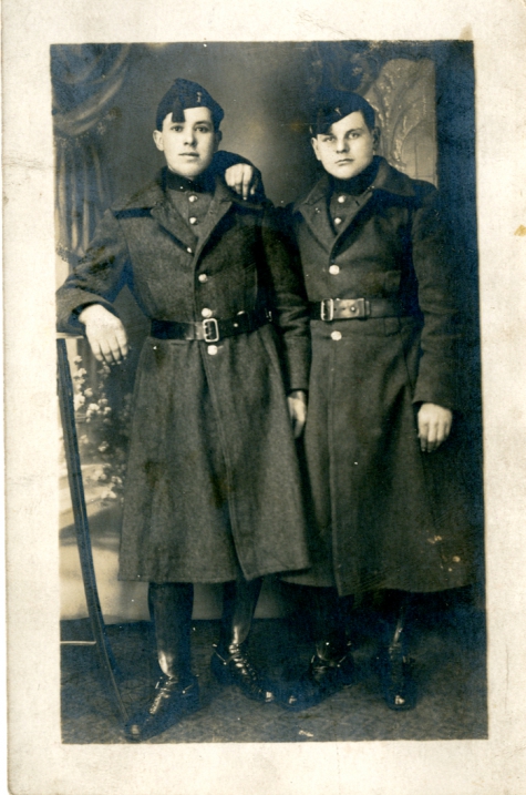 Portret van twee soldaten tijdens Eerste Wereldoorlog, details onbekend