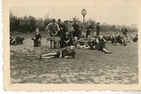 Chiro Melle, wachten aan het station, 1943-1947