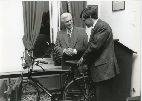 Pensioen Lucien De Meyer op gemeentebestuur, Oosterzele, 1995
