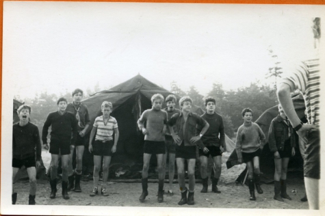 Ochtendgymnastiek op kamp, Opoeteren, 1970