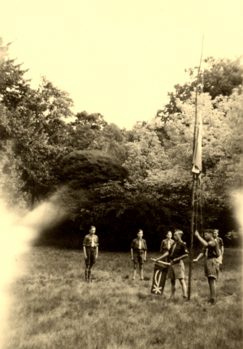Vlaggengroet, kamp Heverlee, 1947.
