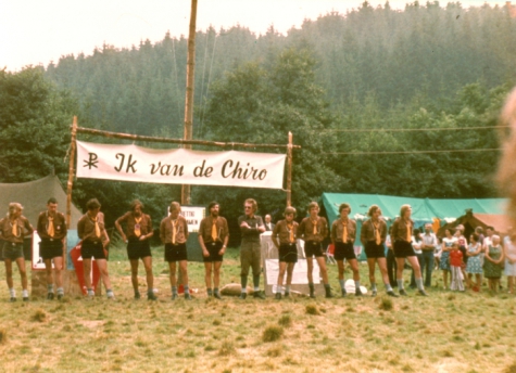 Leidingsformatie op kamp, Manderfield, 1973.