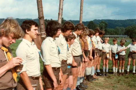 De leidingsformatie op kamp, Grandhan, 1980