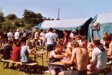 De eetplaats tussen de tenten, Ierland, 2006.