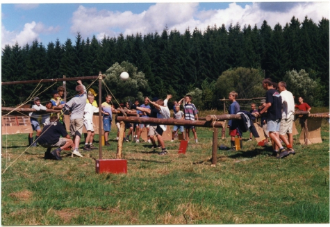 Levensgroot tafelvoetbal, Opont, 1999.