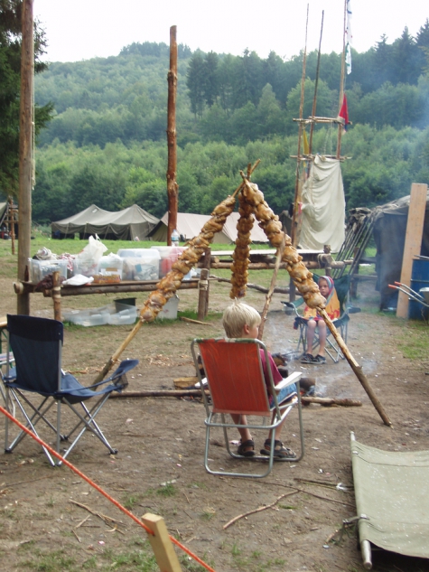 Kip aan 't spit op chirokamp, Membre, 2005