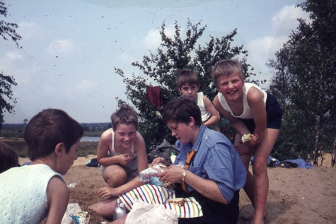 Chiro Melle Geertrui. Picknick op de Kalmthoutse Heide. Kamp in Kalmthout, 1968.