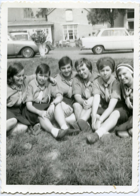 Chiro Melle Geertrui. De leidingsploeg. Kamp in Goefferdinge, 1965.