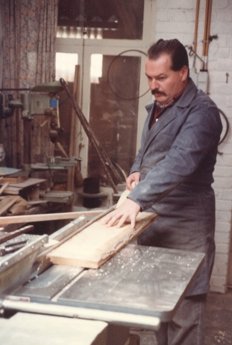 Pijlenmaker Antoine Gyselinck aan het werk, Melle, 1960-1983