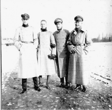 Adjudant Adolf Genth en andere, Melle, 1917