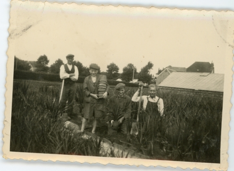 André Pieters tussen de draecena's, Melle, jaren 1930