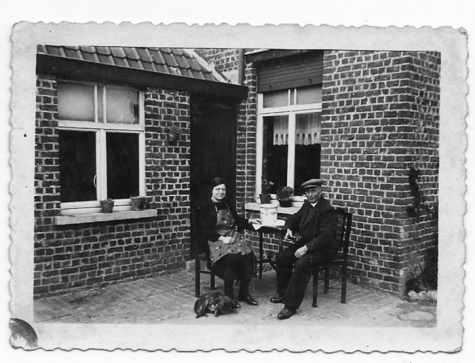 Grootouders op 't Heet in Windeke, 1940