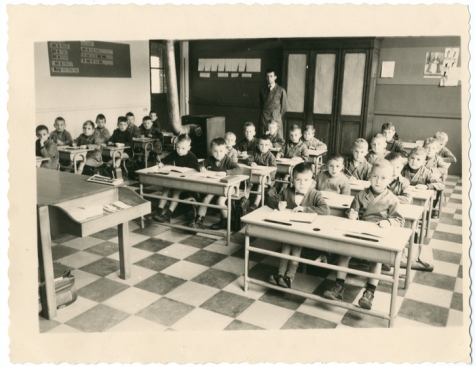 Klasfoto, eerste leerjaar, meester Raphaël Beurms, Oosterzele, 1965