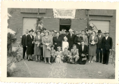 Feest voor de priesterwijding van Raymond Van De Vijver, Oordegem, 1952