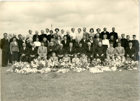 Feest voor de priesterwijding van Raymond Van De Vijver, Oordegem, 1952