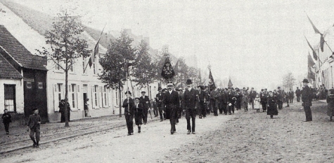 Optocht in het Dorp, Lochristi, 1908-1910