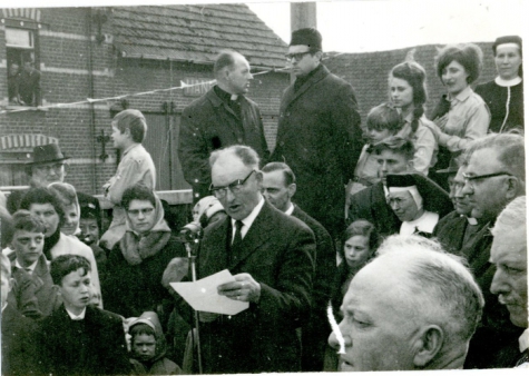 Aanstelling pastoor Coorevits, Letterhoutem, 1965