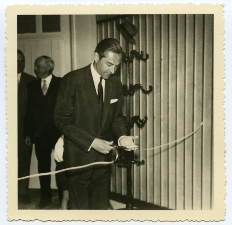Doorknippen lint, zaal Drie Koningen, Merelbeke, 1959