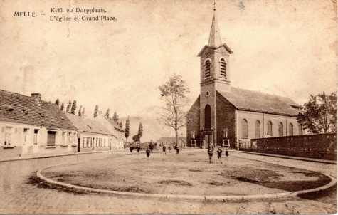 Kerk en Dorpplaats / L'église et Grand'Place
