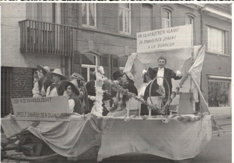 Bacchusstoet met praalwagen, Sint-Lievens-Houtem, 1961