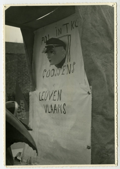Wagen in de Bacchusstoet Leuven Vlaams, Sint- Lievens- Houtem, 1968