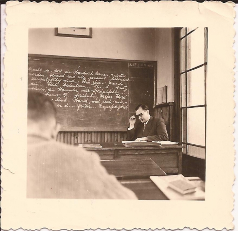 Roger Otte geeft les, English Club, Gent, 27 juni 1954 Roger Otte geeft les, English Club, Gent, 27 juni 1954