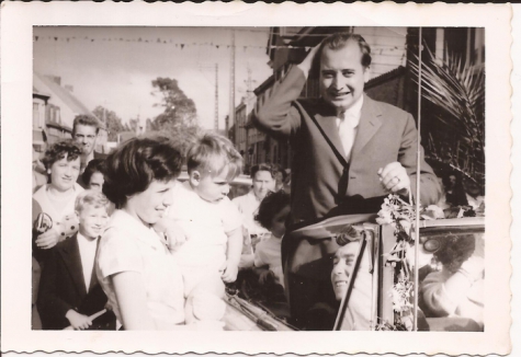 Burgemeester Otte op de dag van zijn inhuldiging, Sint- Lievens- Houtem, 1959