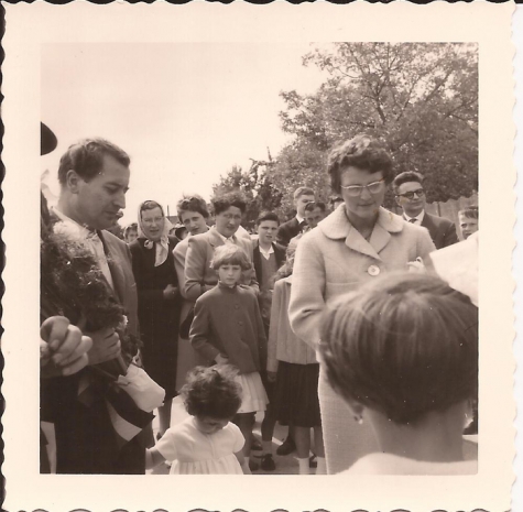 Burgemeester Otte tussen het volk, Sint-Lievens-Houtem, 1959