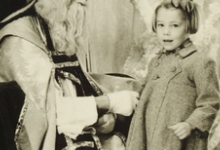 Gemeenteraadslid Rita Moeraert bij de Sint, Gent, 1952 Gemeenteraadslid Rita Moeraert bij de Sint, Gent, 1952