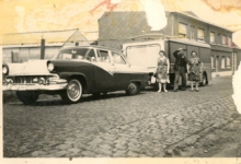 Familie Brisard een een Ford Farlain, Bavegem, eind jaren 1950