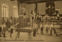 Wapen- en turnzaal van het college te Melle