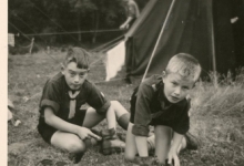 Chiro Melle, schoenen poetsen, Frahan, Ardennen, 1962