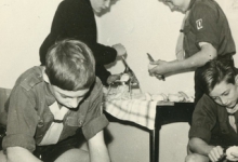 Chiro Melle, aardappelen schillen, Melle, 1965